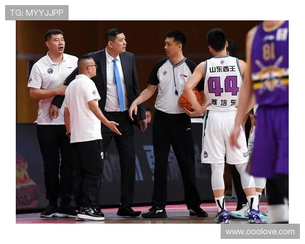 山东男篮抵达东莞开启备战模式 聚焦26日对阵广东的关键之战